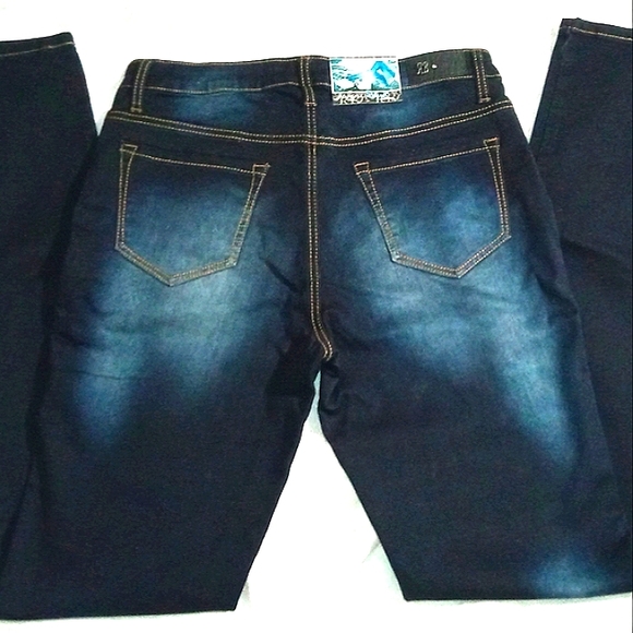 ★ 5-pocket Faded Dark Blue Denim Stretchy Skinny Jeans • NEW w/Tags ★ - Picture 2 of 5